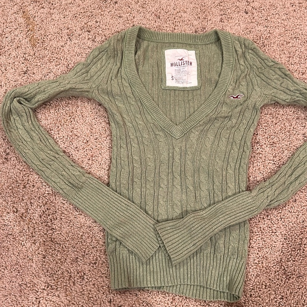 Green v neck sweater - HOLLISTER small